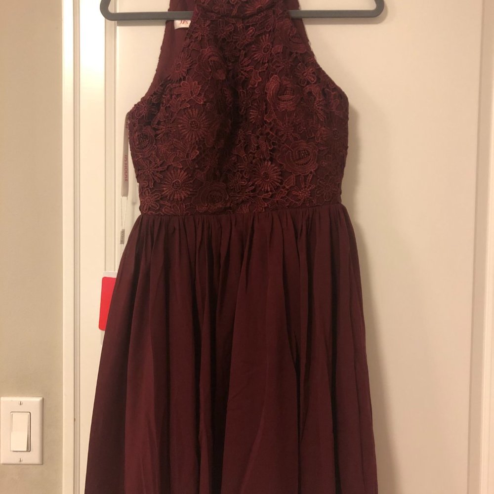 A-Line Scoop Neck Knee-Length Chiffon Lace Bridesmaid Dress With Ruffle